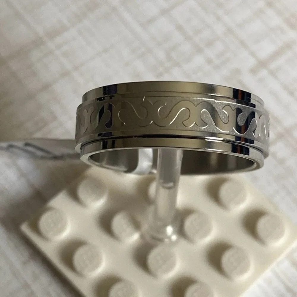 Men’s Embossed Stainless Steel Ring size 11